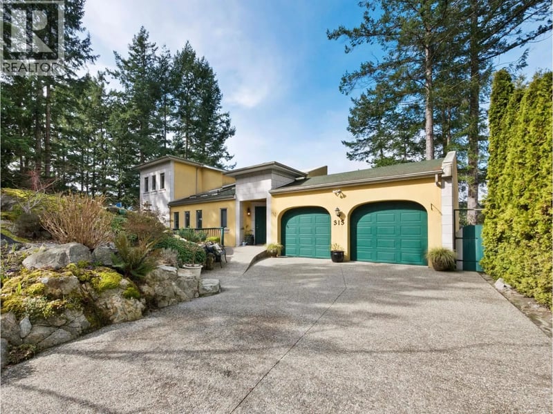 313 SKYLINE Drive, Gibsons, British Columbia, V0N1V8, Gibsons, British Columbia — photo 1 of 5