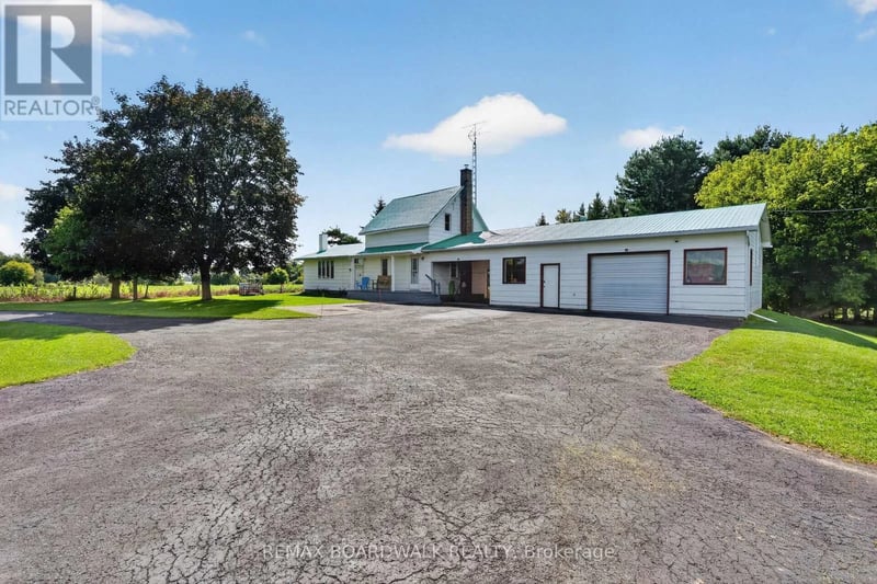 2450 Tolmies Corners Road, North Stormont, Ontario, K0C1W0, North Stormont, Ontario — photo 1 of 5