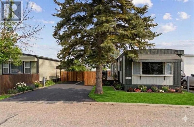 6220 17 Avenue Southeast, Calgary, Alberta, T2A0W6, Calgary, Alberta — photo 1 of 5