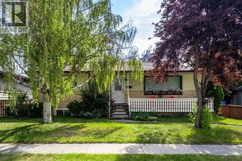 2812 24 Street Northwest, Calgary, Alberta, T2M3Z3, Calgary, Alberta — photo 1 of 5