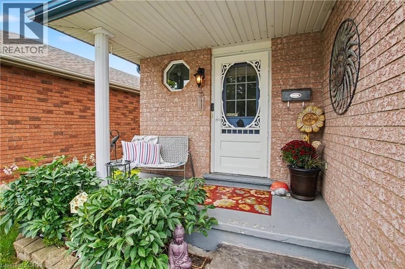 17 BUSH CLOVER Crescent, Kitchener, Ontario, N2E3P9, Kitchener, Ontario — photo 1 of 5