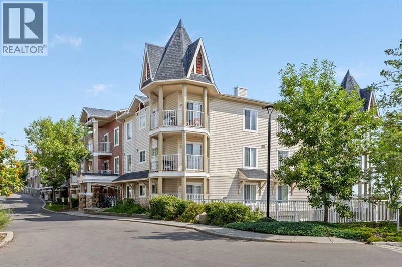 70 Panamount Drive Northwest, Calgary, Alberta, T3K6K6, Calgary, Alberta — photo 1 of 5