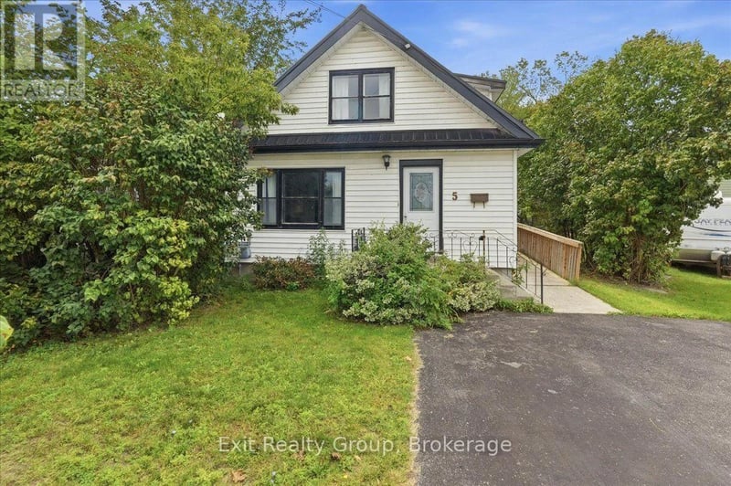 5 Charlotte Street, Quinte West (Trenton Ward), Ontario, K8V2C1, Quinte West (Trenton Ward), Ontario — photo 1 of 5