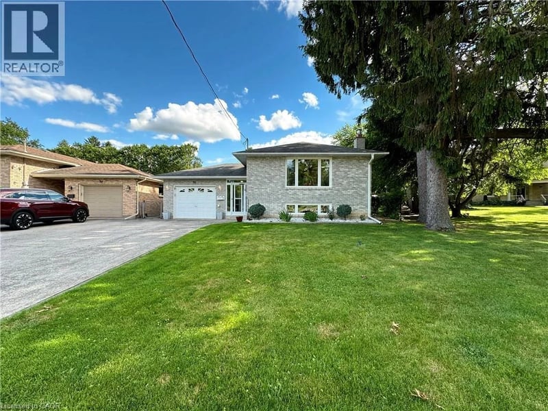 36 OAKHILL Drive, Brantford, Ontario, N3T1R1, Brantford, Ontario — photo 1 of 5