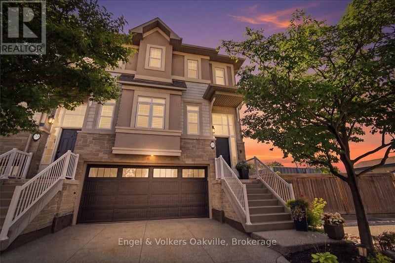 #29 31 Sunvale Place, Hamilton (Stoney Creek), Ontario, L8E4Z6, Hamilton (Stoney Creek), Ontario — photo 1 of 5