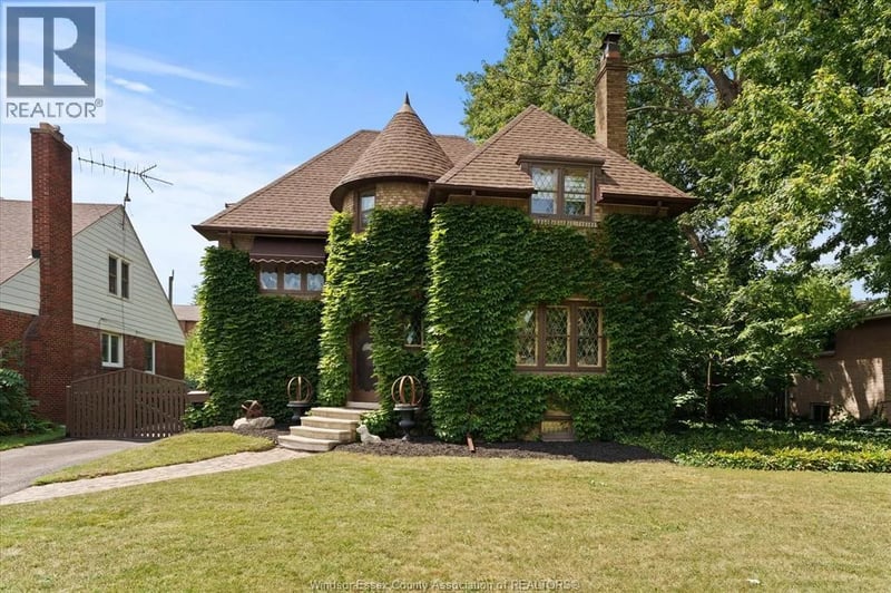 1965 ROSSINI Boulevard, Windsor, Ontario, N8N4P6, Windsor, Ontario — photo 1 of 5