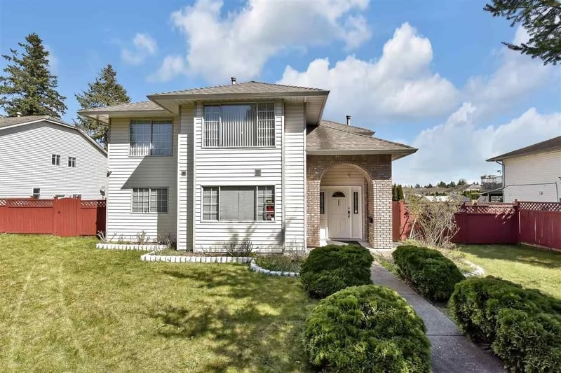 9256 152 Street, Surrey, British Columbia, V3R4G2, Surrey, British Columbia — photo 1 of 5