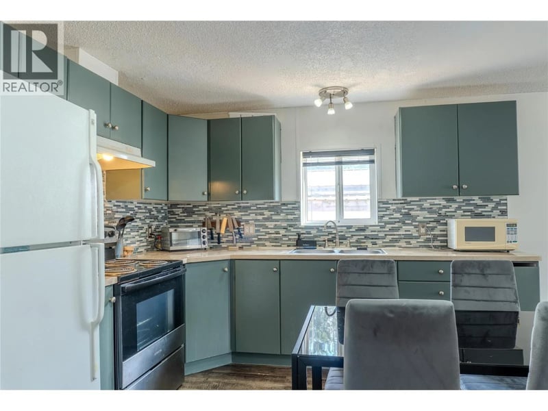 #10 606 Edward Street, Revelstoke, British Columbia, V0E2S0, Revelstoke, British Columbia — photo 1 of 5
