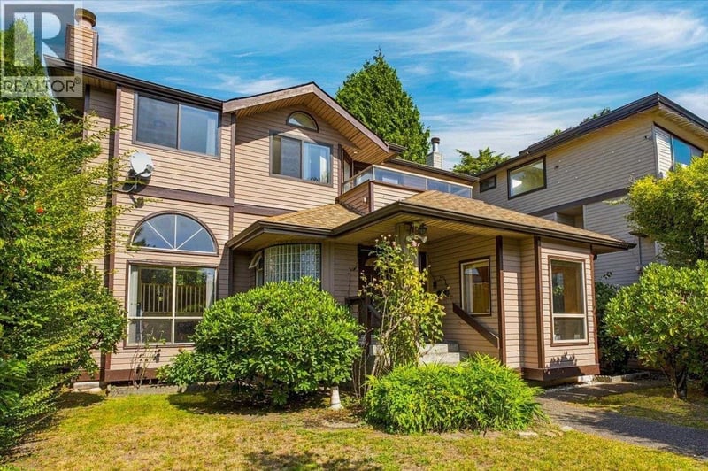 1523 LAWSON Avenue, West Vancouver, British Columbia, V7V2C8, West Vancouver, British Columbia — photo 1 of 5