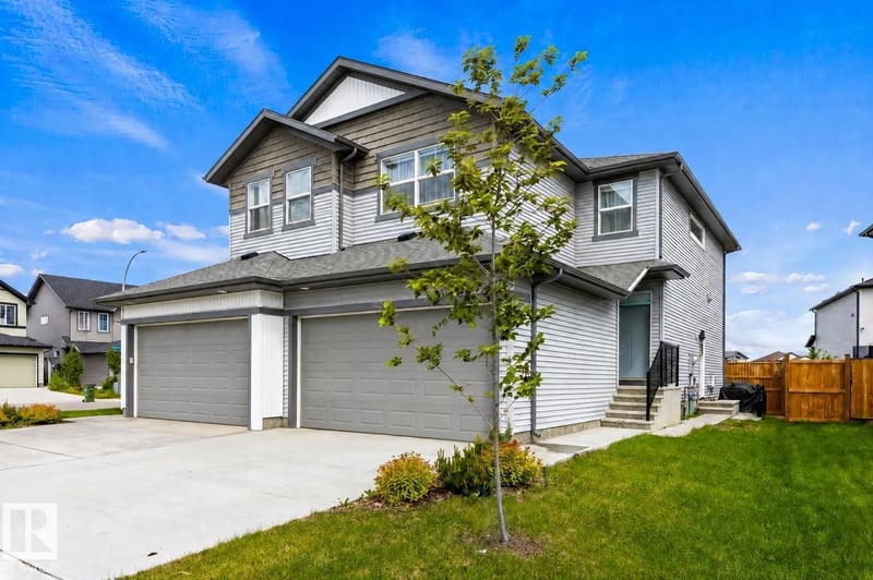 2554 151A AV NW, Edmonton, Alberta, T5Y3Y5, Edmonton, Alberta — photo 1 of 5