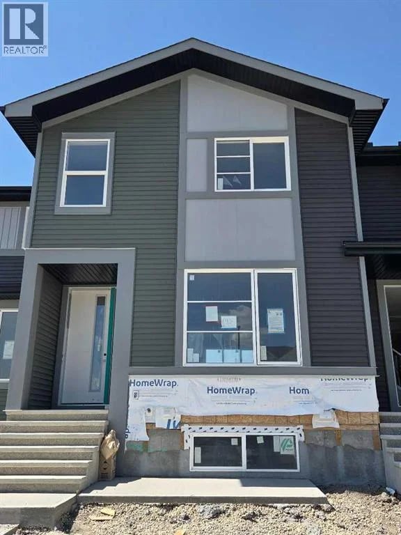 195 Lanark Gate Southeast, Airdrie, Alberta, T4A3R7, Airdrie, Alberta — photo 1 of 5