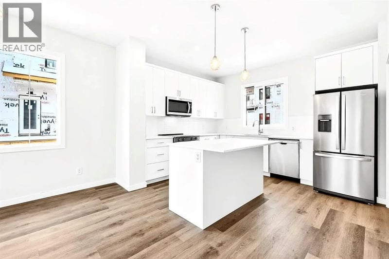 40 Creekside Way Southwest, Calgary, Alberta, T2X6E2, Calgary, Alberta — photo 1 of 5