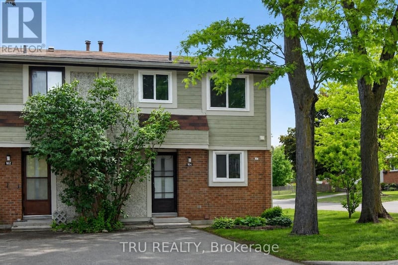 16-164 BARROW Crescent, Ottawa, Ontario, K2L2J1, Ottawa, Ontario — photo 1 of 5