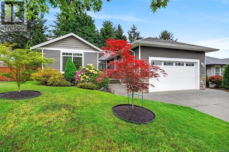2557 Hebrides Crescent, Courtenay, British Columbia, V9N3Z7, Courtenay, British Columbia — photo 1 of 5