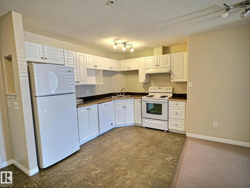 #111 5350 199 ST NW, Edmonton, Alberta, T6M0A4, Edmonton, Alberta — photo 1 of 5