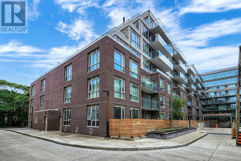 #542 150 Logan Avenue, Toronto (South Riverdale), Ontario, M4M0E4, Toronto (South Riverdale), Ontario — photo 1 of 5