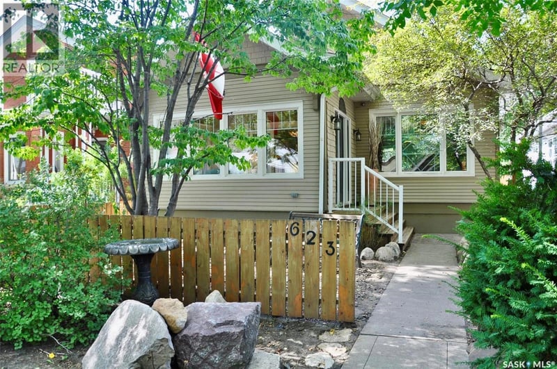 623 4th AVENUE N, Saskatoon, Saskatchewan, S7K2M8, Saskatoon, Saskatchewan — photo 1 of 5