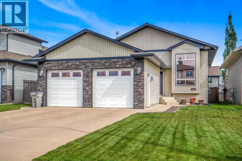 12121 103A Street, Grande Prairie, Alberta, T8V2L5, Grande Prairie, Alberta — photo 1 of 5