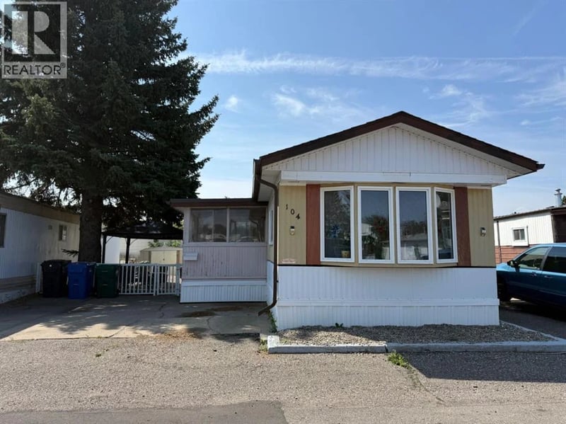 1410 43 Street South, Lethbridge, Alberta, T1K3S5, Lethbridge, Alberta — photo 1 of 5