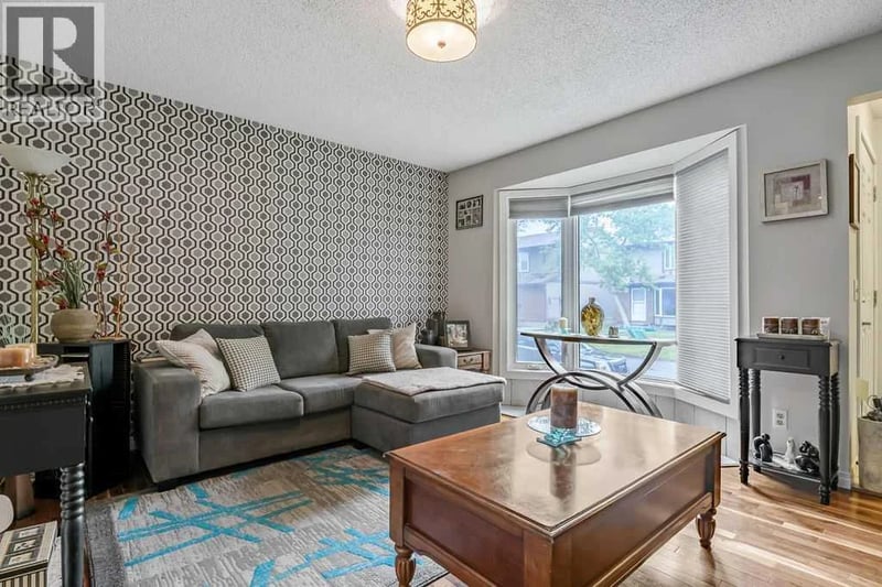 6103 Madigan Drive Northeast, Calgary, Alberta, T2A5K9, Calgary, Alberta — photo 1 of 5