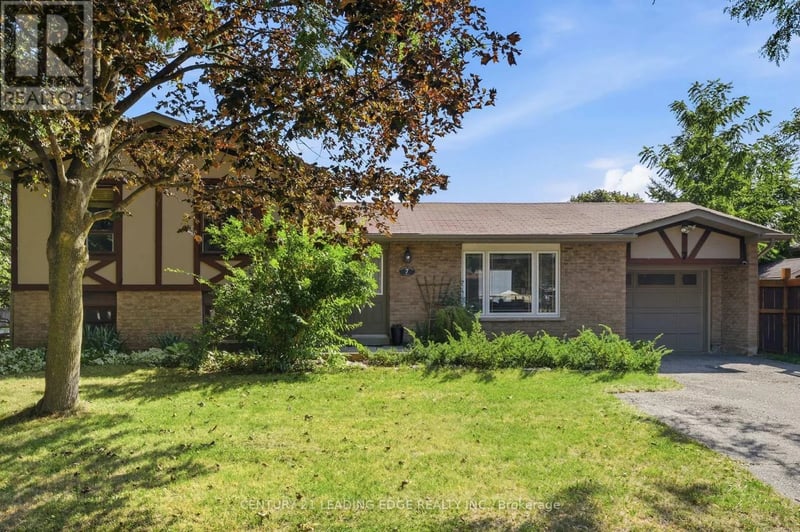 7 DAWSON Street, Whitby (Lynde Creek), Ontario, L1N6B3, Whitby (Lynde Creek), Ontario — photo 1 of 5