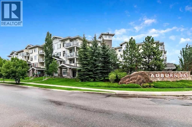 10 Auburn Bay Link Southeast, Calgary, Alberta, T3M1Y8, Calgary, Alberta — photo 1 of 5