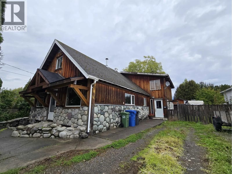 5024 AGAR Avenue, Terrace, British Columbia, V8G1J1, Terrace, British Columbia — photo 1 of 5