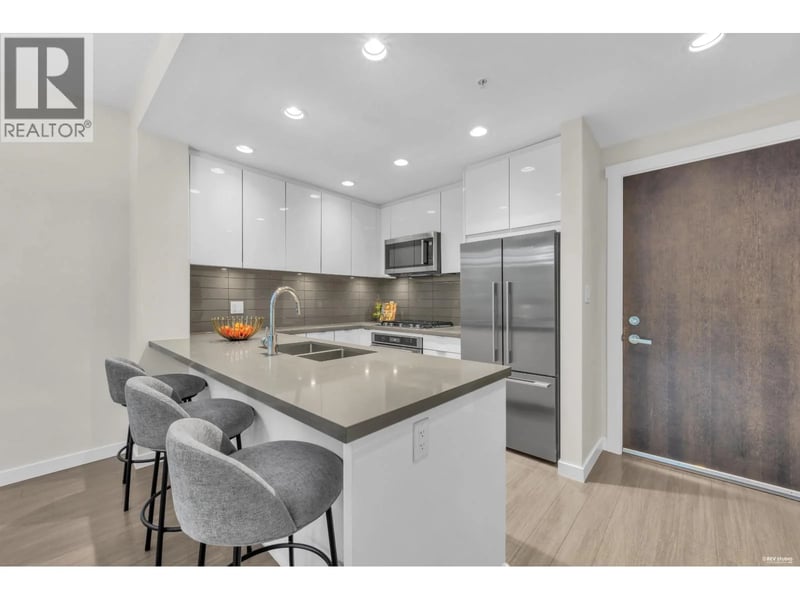 #315 255 1ST Street, North Vancouver, British Columbia, V7M3G8, North Vancouver, British Columbia — photo 1 of 5