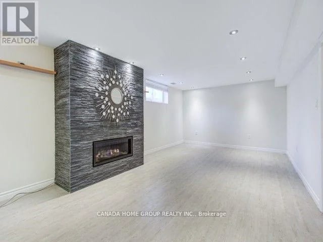 178 Waterloo Avenue, Toronto (Bathurst Manor), Ontario, M3H3Z1, Toronto (Bathurst Manor), Ontario — photo 1 of 5
