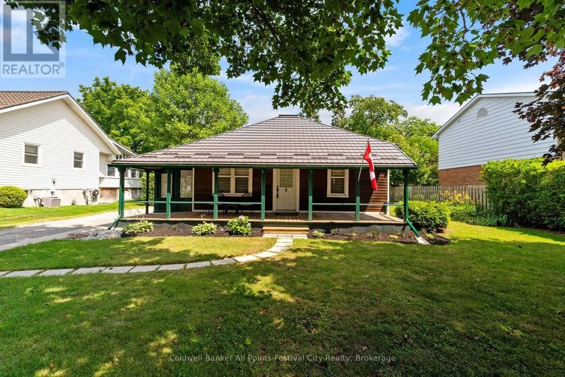 135 Essex Street, Goderich (Goderich (Town)), Ontario, N7A2H8, Goderich (Goderich (Town)), Ontario — photo 1 of 5