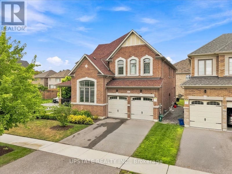 18 Blenheim Circle, Whitby, Ontario, L1P0E2, Whitby, Ontario — photo 1 of 5