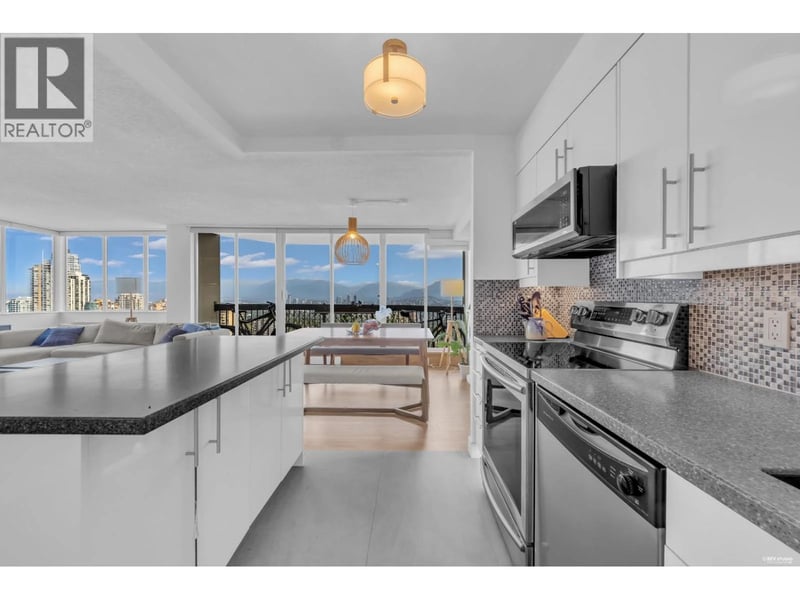 #2006 6540 BURLINGTON Avenue, Burnaby, British Columbia, V5H4G3, Burnaby, British Columbia — photo 1 of 5
