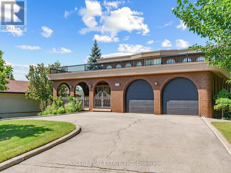 370 Maple Leaf Drive, Toronto (Maple Leaf), Ontario, M6L1P6, Toronto (Maple Leaf), Ontario — photo 1 of 5