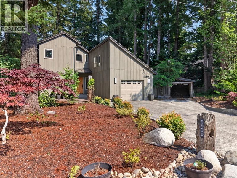 8830 CLARKSON Avenue, Black Creek, British Columbia, V9J1A7, Black Creek, British Columbia — photo 1 of 5