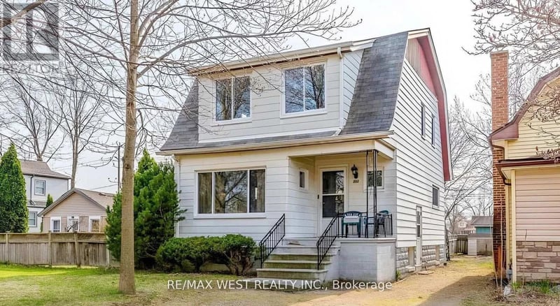 959 Westminster Boulevard, Windsor, Ontario, N8S2C2, Windsor, Ontario — photo 1 of 5