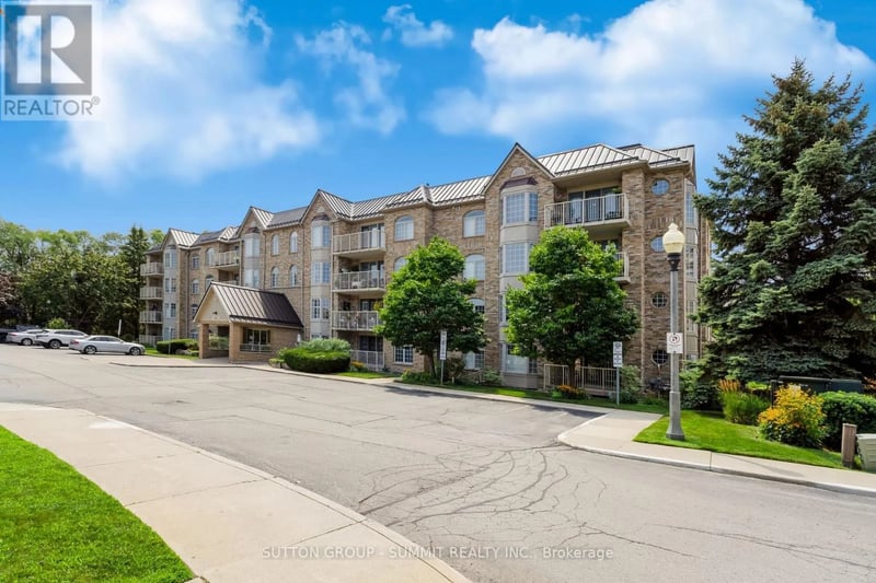 #B205 216 Plains Road West, Burlington (Bayview), Ontario, L7T4K8, Burlington (Bayview), Ontario — photo 1 of 5