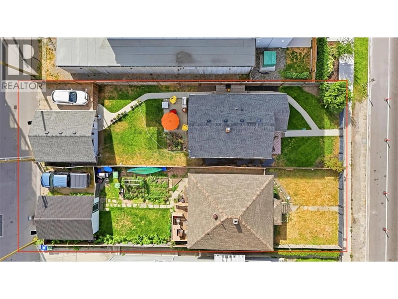 615 Clement Avenue, Kelowna, British Columbia, V1Y7C7, Kelowna, British Columbia — photo 1 of 5