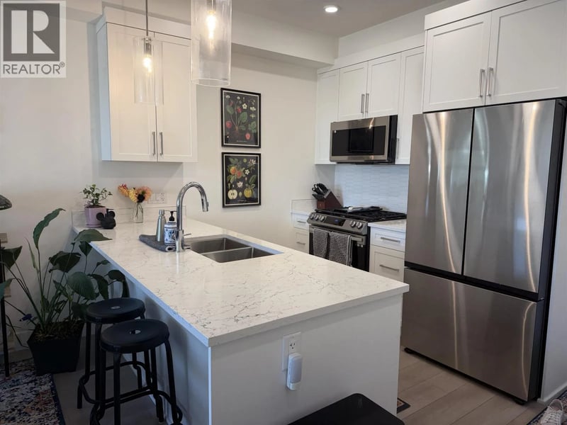#308 22633 SELKIRK Avenue, Maple Ridge, British Columbia, V2X1C7, Maple Ridge, British Columbia — photo 1 of 5