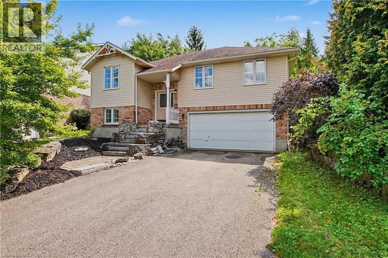 1 CUTTING Drive, Elora, Ontario, N0B1S0, Elora, Ontario — photo 1 of 5