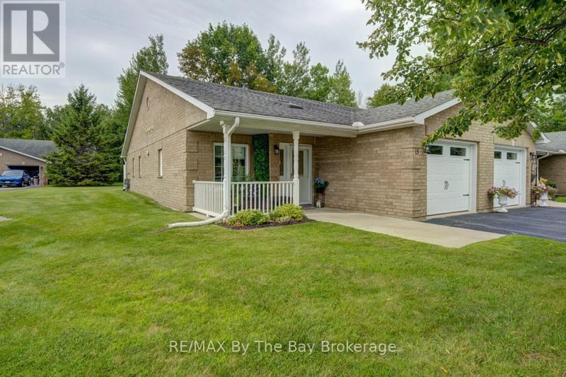 15 Meadow Lane, Wasaga Beach, Ontario, L9Z2P2, Wasaga Beach, Ontario — photo 1 of 5