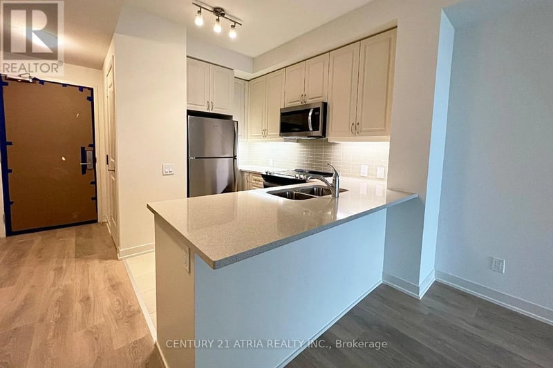 #802 4955 Yonge Street, Toronto (Willowdale East), Ontario, M2N0L8, Toronto (Willowdale East), Ontario — photo 1 of 5