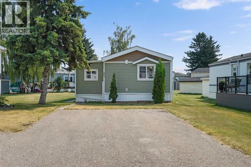34 Burroughs Place Northeast, Calgary, Alberta, T1Y6K5, Calgary, Alberta — photo 1 of 5