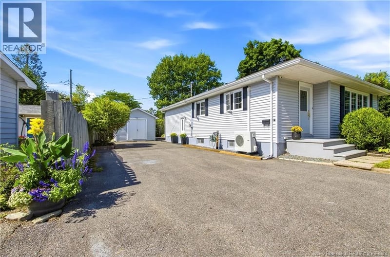 105 Legion Drive, Fredericton, New Brunswick, E3A2K9, Fredericton, New Brunswick — photo 1 of 5
