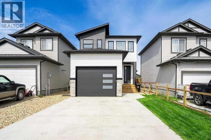 123 Athabasca Crescent, Fort McMurray, Alberta, T9J1C2, Fort McMurray, Alberta — photo 1 of 5