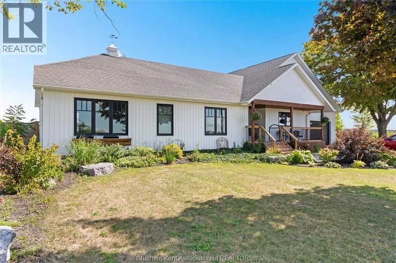 24947 Bear Line Road, Chatham-Kent, Ontario, N7M5J8, Chatham-Kent, Ontario — photo 1 of 5
