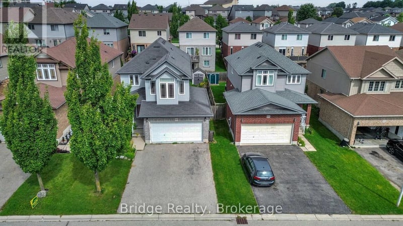 880 Frontenac Crescent, Woodstock (Woodstock - South), Ontario, N4V0A8, Woodstock (Woodstock - South), Ontario — photo 1 of 5