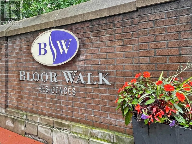 #812 100 Hayden Street, Toronto (Church-Yonge Corridor), Ontario, M4Y3C7, Toronto (Church-Yonge Corridor), Ontario — photo 1 of 5