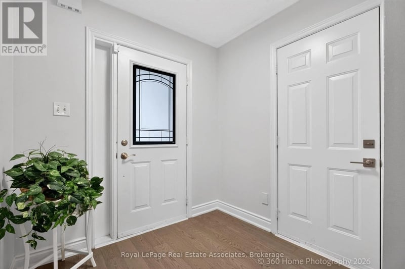 43 Hillsburgh Drive, Brampton (Fletcher's Meadow), Ontario, L6X4Z4, Brampton (Fletcher's Meadow), Ontario — photo 1 of 5