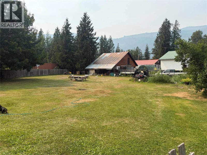 4243 Bloomquist Road, Malakwa, British Columbia, V0E2J0, Malakwa, British Columbia — photo 1 of 5