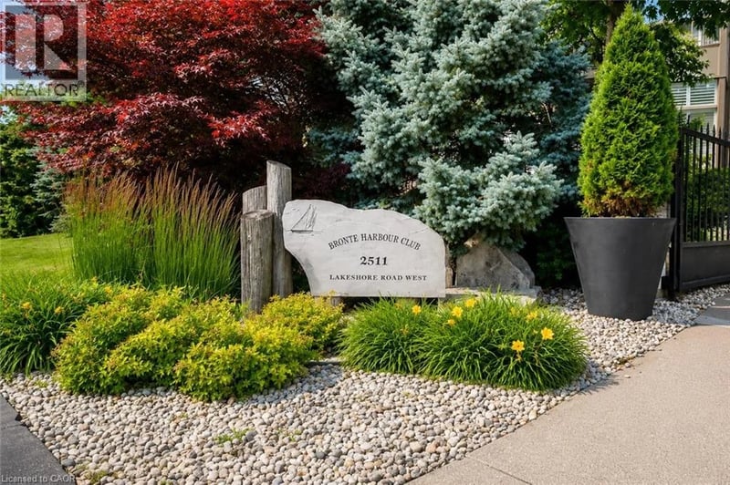 #216 2511 LAKESHORE Road West, Oakville, Ontario, L6L6L9, Oakville, Ontario — photo 1 of 5
